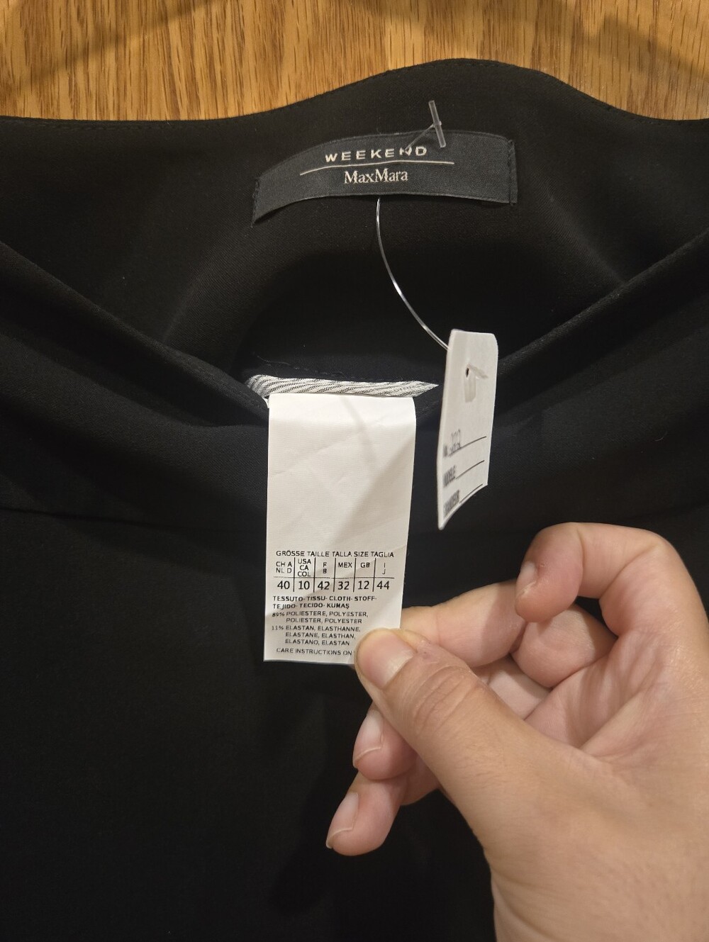 NWT Weekend Max Mara Black Asymmetrical Pleated-Panel Faux Wrap Front Skirt Sz10 - Picture 5 of 8